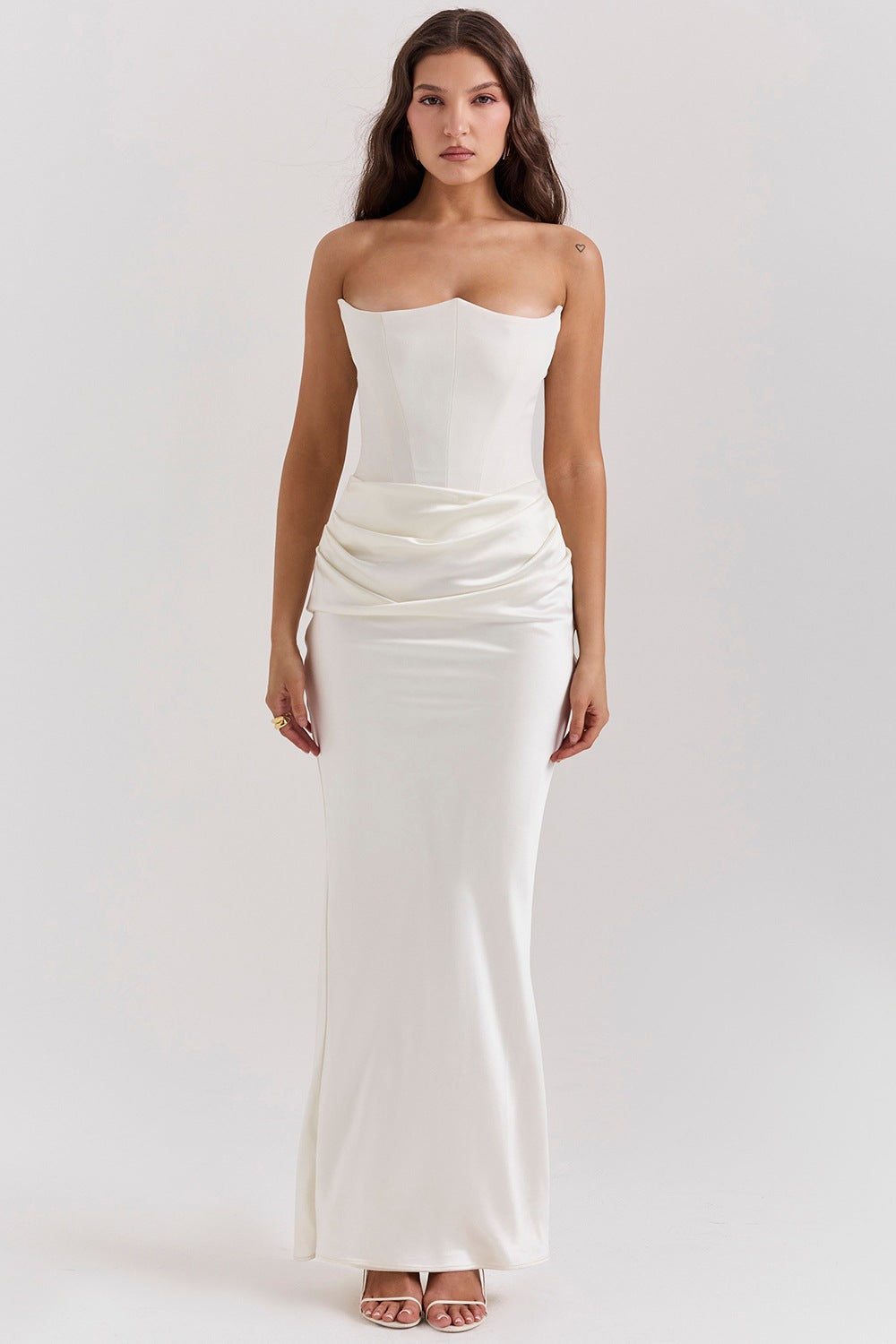 Alberte - Lang Fishtail Kjole i Ensfarvet Design hvid