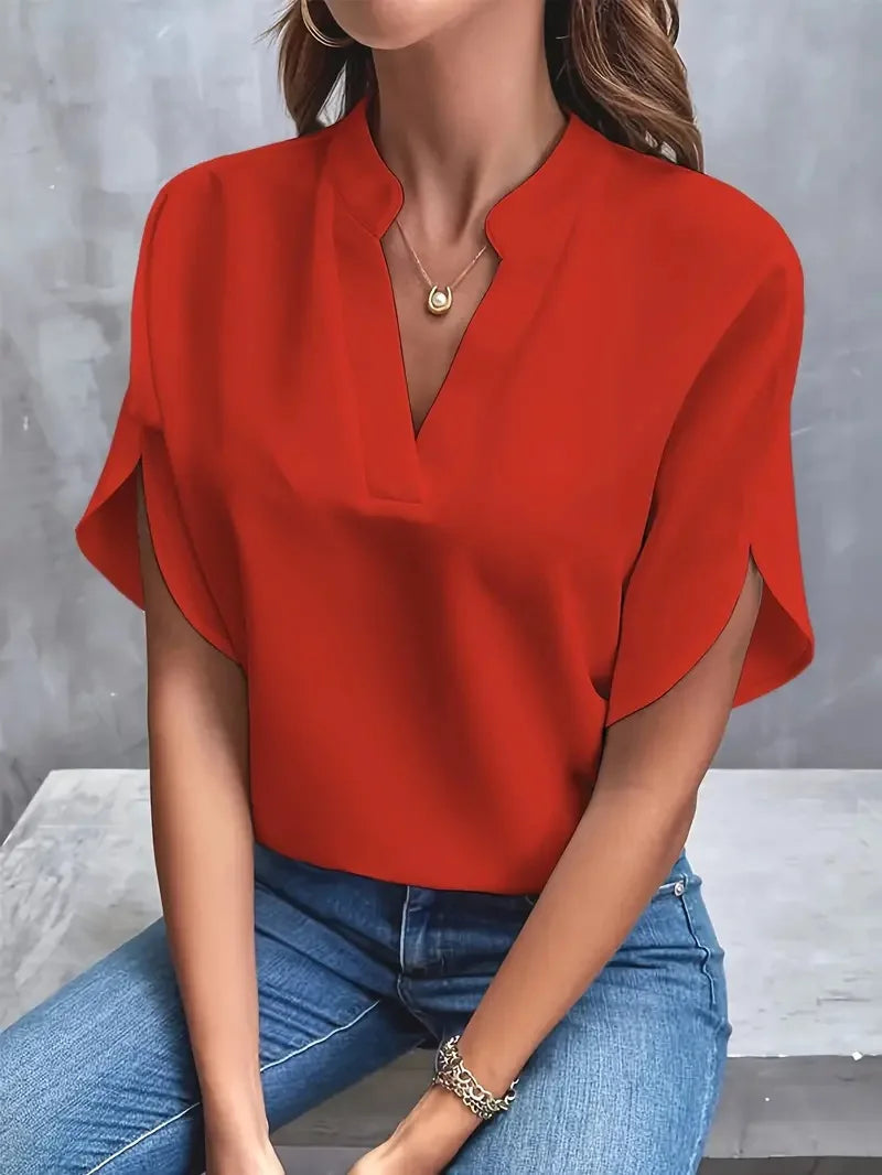 Celina - Stilfuld Bluse med V-hals i Løstsiddende Design Rød