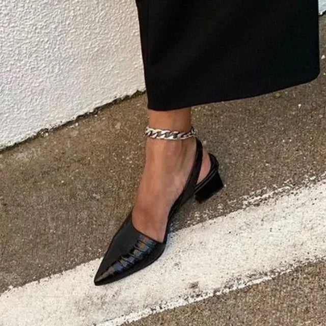 Christina - Pumps med Blokhæl og Spids Tå Sort
