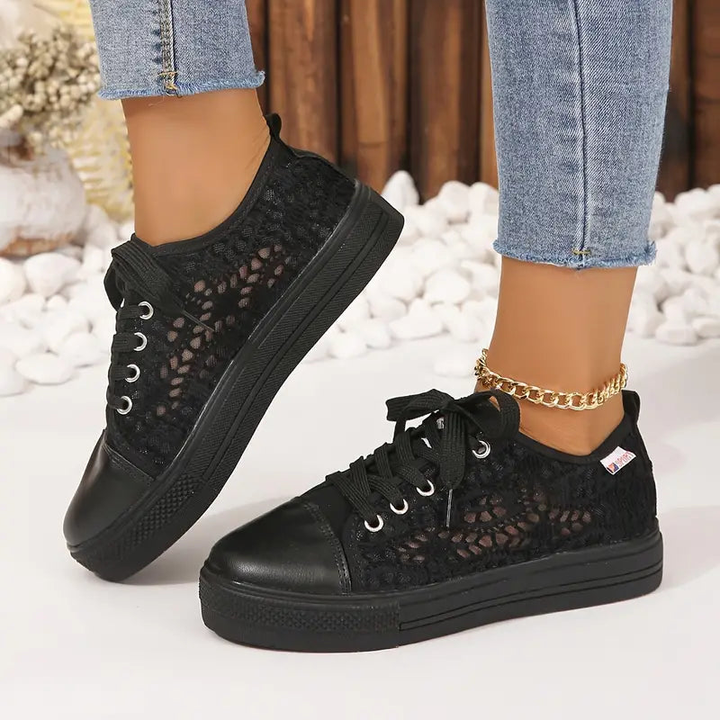 Ellen - Damesneakers med kilehæl og blondedetaljer
