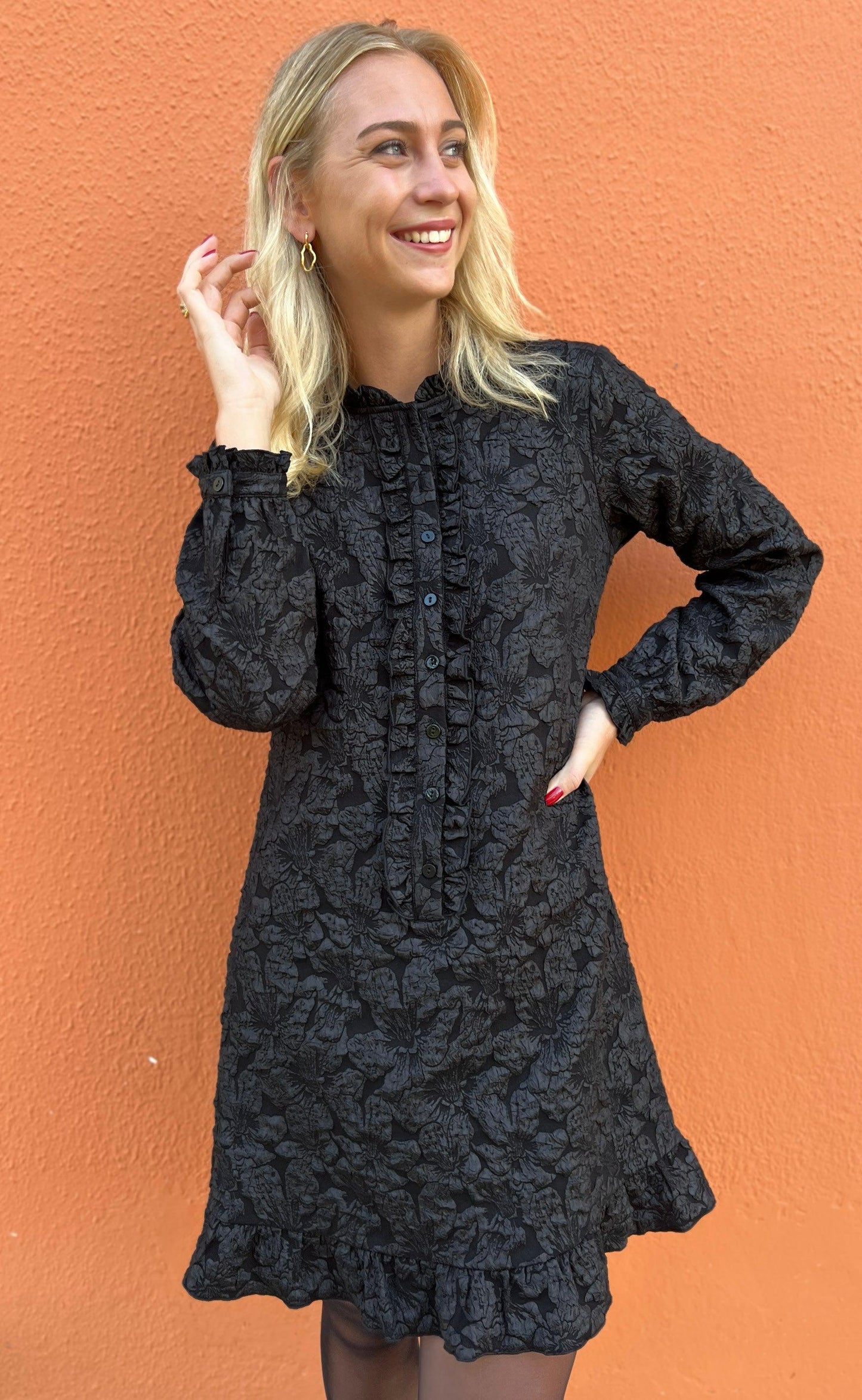 Hanna - INA Copenhagen Kjole Elegant Feminin Stil Sort
