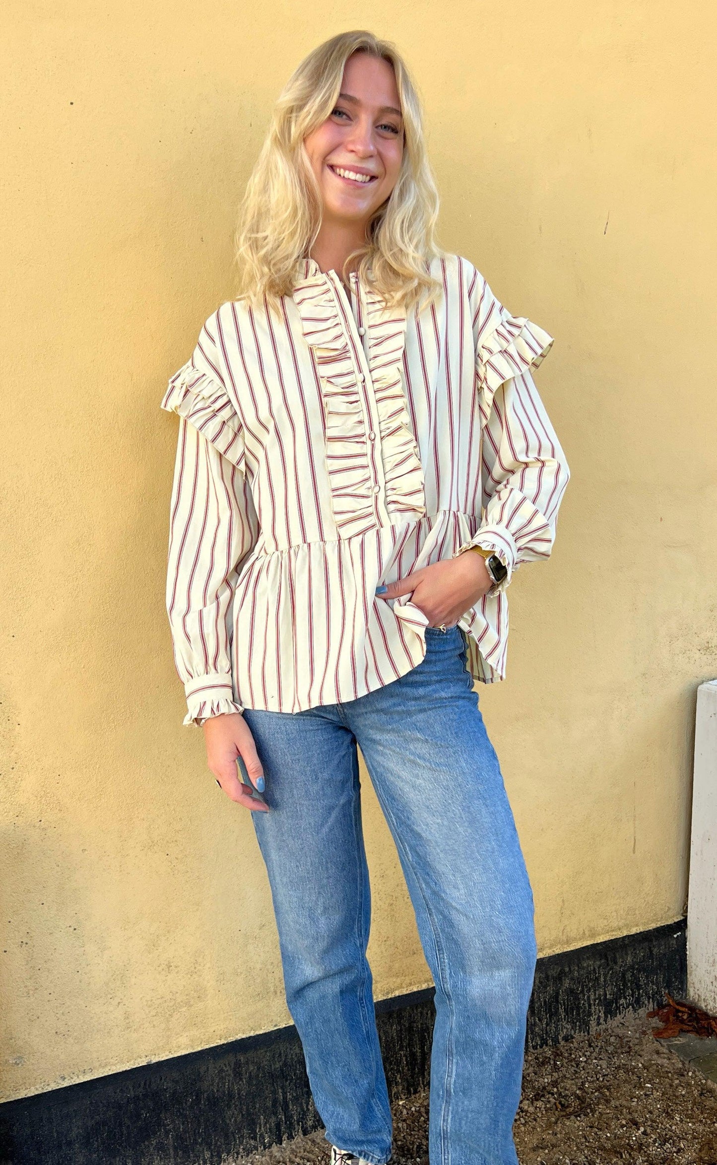 Hanne - INA Copenhagen Skjorte Elegant Komfortabel Stil Red Striped