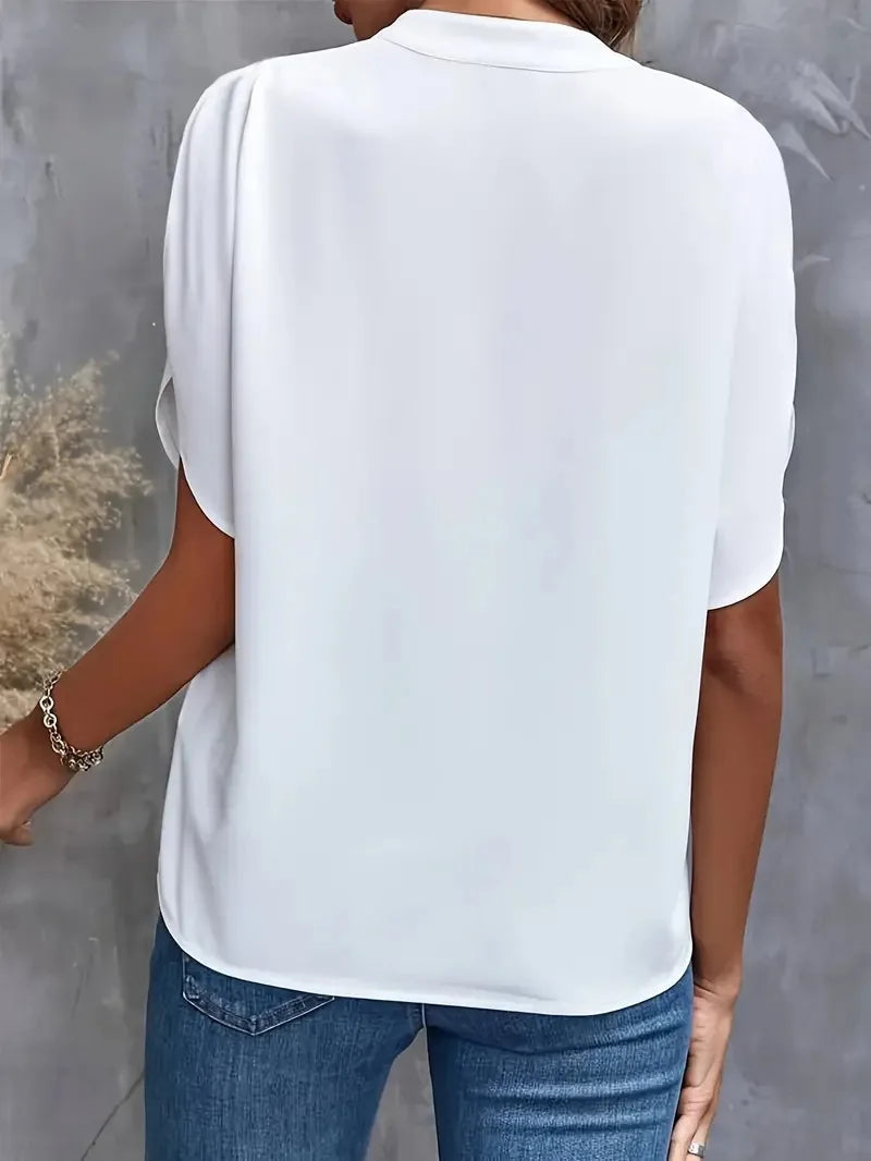 Celina - Stilfuld Bluse med V-hals i Løstsiddende Design
