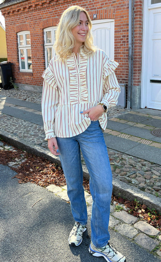 Hanne - INA Copenhagen Skjorte Elegant Komfortabel Stil Red Striped