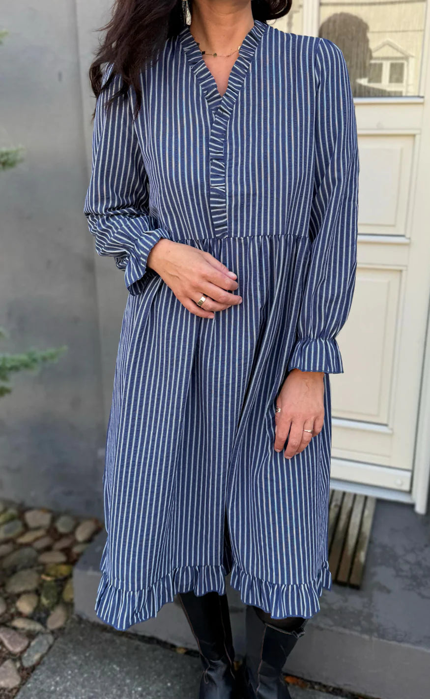 Henriette - INA Copenhagen Kjole Elegant Stilfuld Design Mørkeblå