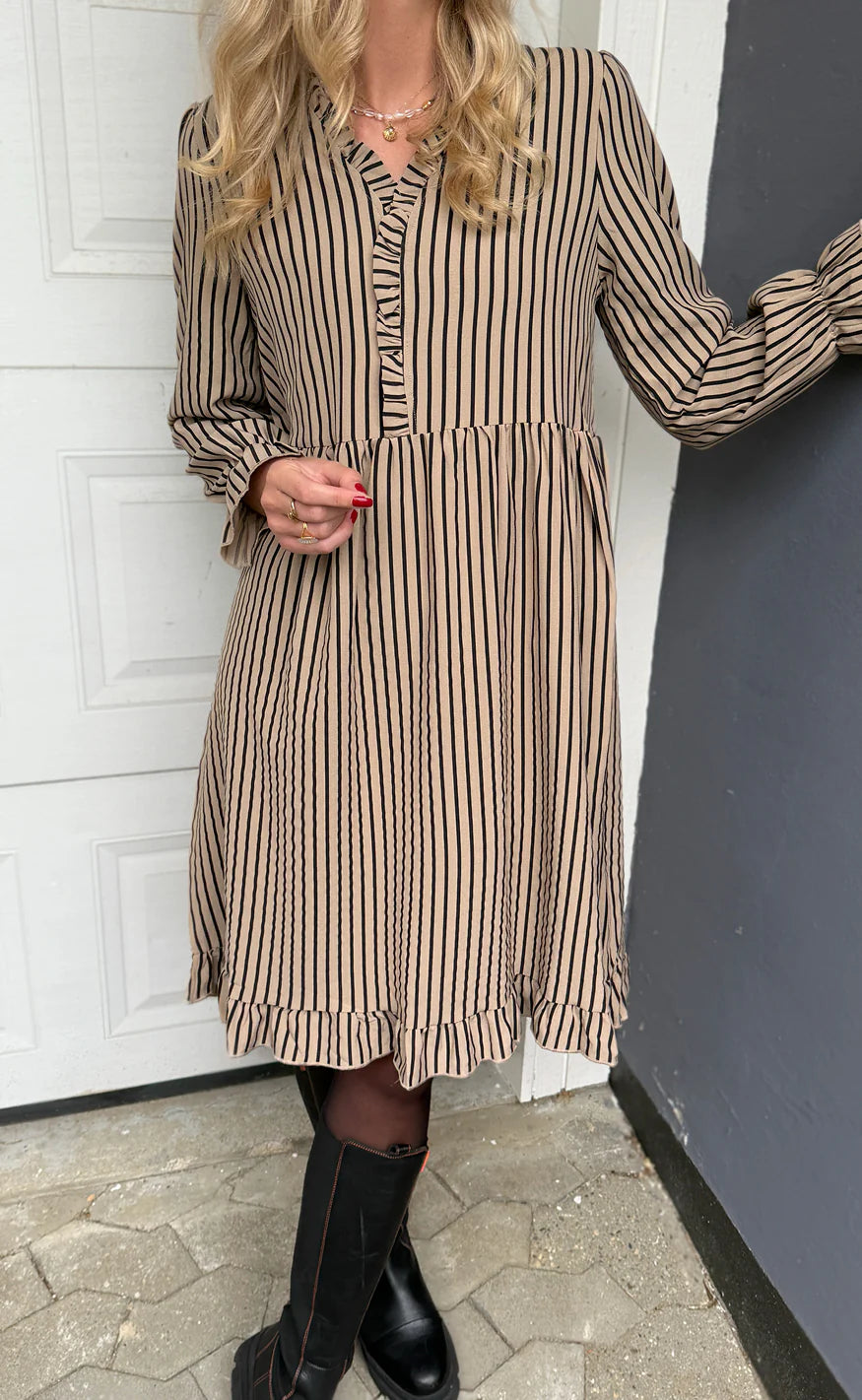 Henriette - INA Copenhagen Kjole Elegant Stilfuld Design Mørkebrun